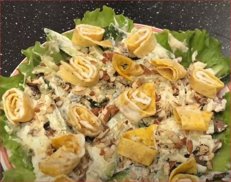 Вкусный и сытный рецепт салата с говядиной и яичными блинчиками 