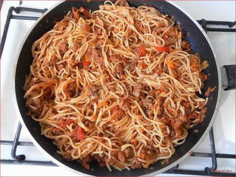 (спагетти, сочными, помидорами, ароматным, фаршем) Спагетти с сочными помидорами и ароматным фаршем